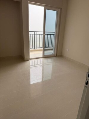 2 BHK Apartment For Rent in Eldeco Live By The Greens, Sector 150