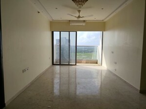 Room in 3 BHK Apartment at Sheth 72 West, Andheri West – for Sale