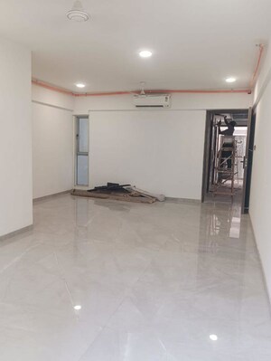 Room in 2 BHK Apartment at Sheth 72 West, Andheri West – for Sale