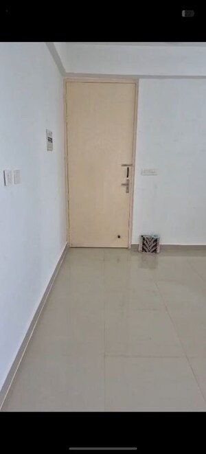 Room in 3 BHK Apartment at Landmark The Homes 81, Sector 81 – for Rent
