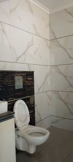Bathroom in 3 BHK Builder Floor at SS Mayfield Gardens, Sector 51 – for Rent