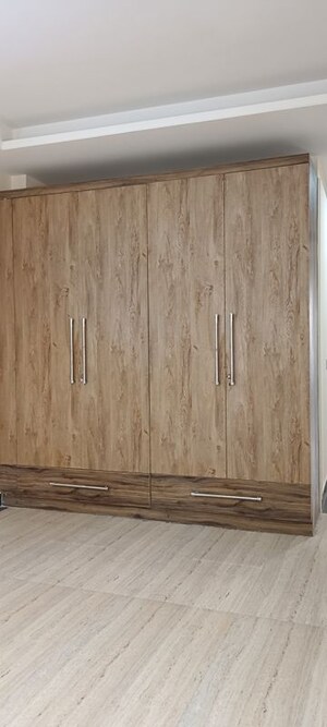 Building Lobby in 3 BHK Builder Floor at SS Mayfield Gardens, Sector 51 – for Rent