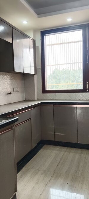 Kitchen in 3 BHK Builder Floor at SS Mayfield Gardens, Sector 51 – for Rent