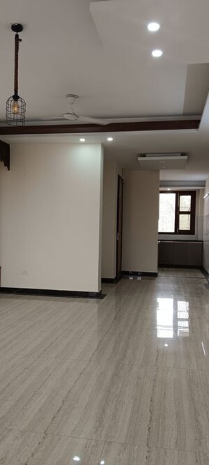 Hall in 3 BHK Builder Floor at SS Mayfield Gardens, Sector 51 – for Rent