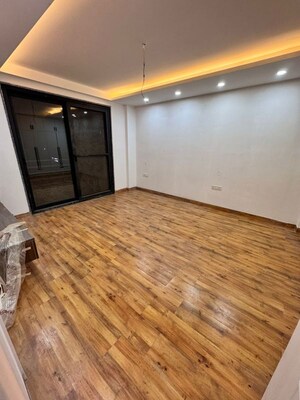 Room in 3.5 BHK Builder Floor at Sector 99 – for Sale