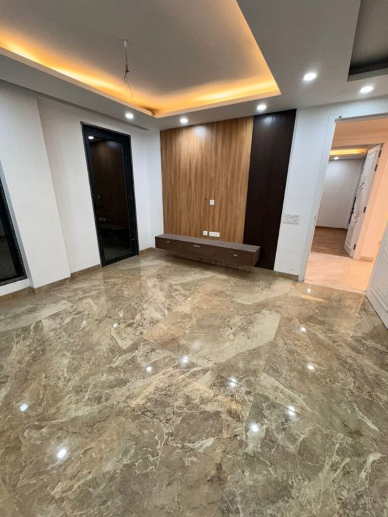 Room, sector 99 3.5 Bedroom 258 Sq.Yd. Builder Floor In Sector 99 Gurgaon 10694907