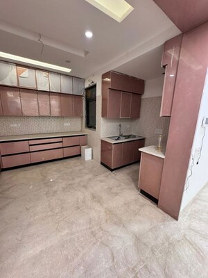 Kitchen in 3.5 BHK Builder Floor at Sector 99 – for Sale
