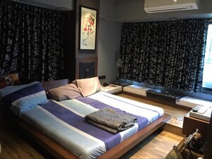 Bedroom in 3 BHK Apartment at Dev Shakti, Santacruz West – for Rent