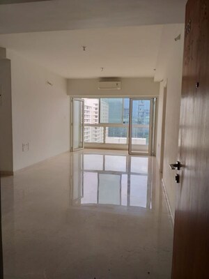 Room in 1 BHK Apartment at Godrej The Trees, Vikhroli East – for Rent