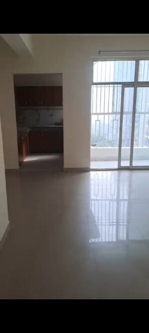Room in 2 BHK Apartment at Proview Officer City, Raj Nagar Extension – for Rent