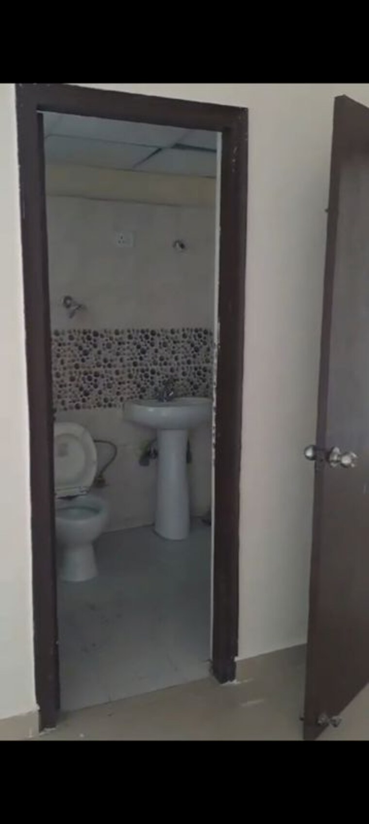 Bathroom, proview-officer-city 2 Bedroom 1041 Sq.Ft. Apartment In Raj Nagar Extension Ghaziabad 10694935