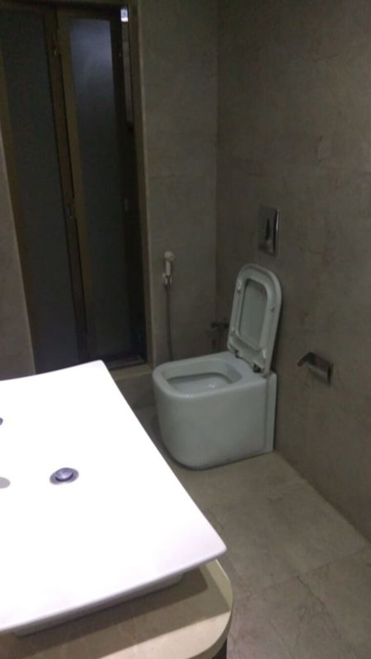 Bathroom, nav-bahar 3 Bedroom 1800 Sq.Ft. Apartment In Khar West Mumbai 10694951