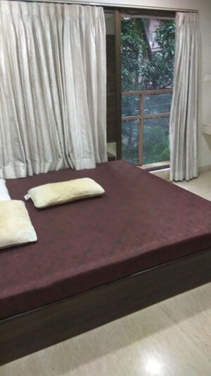 3 BHK Apartment For Rent in Nav Bahar, Khar West