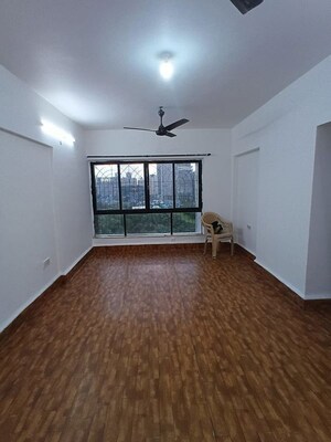 Room in 3 BHK Apartment at Lokhandwala Whispering Palms, Kandivali East – for Rent