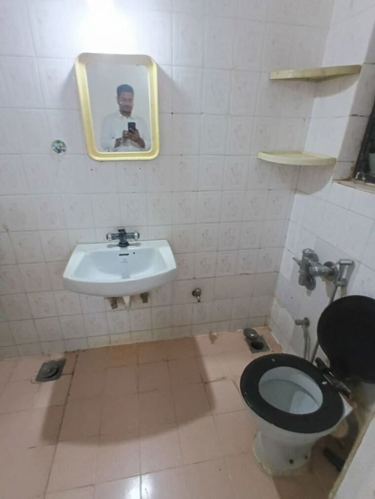 Bathroom, lokhandwala-whispering-palms 3 Bedroom 868 Sq.Ft. Apartment In Kandivali East Mumbai 10694953