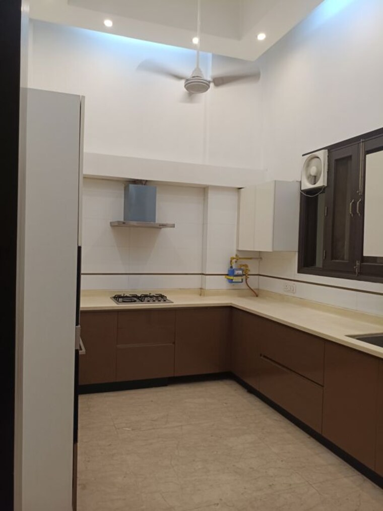 Kitchen, maharani bagh 4 Bedroom 805 Sq.Yd. Builder Floor In Maharani Bagh Delhi 10694937