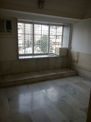 Room in 5 BHK Apartment at Nibbana Apartments, Bandra West – for Sale