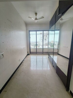 Room in 5 BHK Apartment at Nibbana Apartments, Bandra West – for Sale