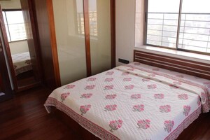 Bedroom in 5 BHK Apartment at Nibbana Apartments, Bandra West – for Sale