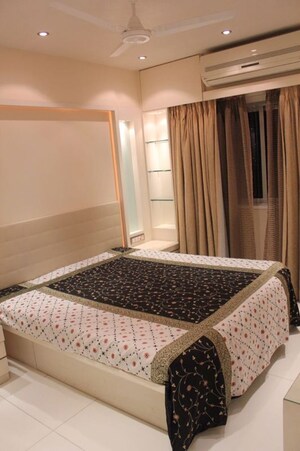 Bedroom in 5 BHK Apartment at Nibbana Apartments, Bandra West – for Sale