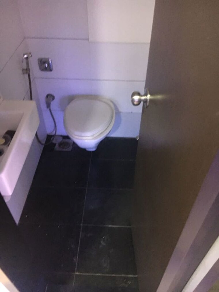 Bathroom, nibbana-apartments 5 Bedroom 5500 Sq.Ft. Apartment In Bandra West Mumbai 10694992
