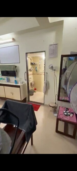 Team Area in 1 BHK Apartment at Usha Sadan Apartment, Colaba – for Rent