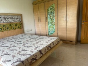 Bedroom in 3 BHK Apartment at Chembur – for Rent