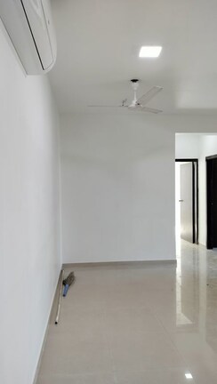 3 BHK Apartment For Sale in Oberoi Realty Woods