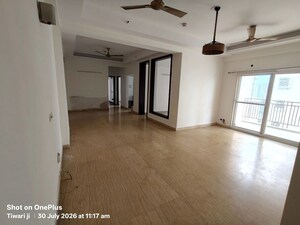 2.5 BHK Apartment For Rent in Mahagun Moderne, Sector 78