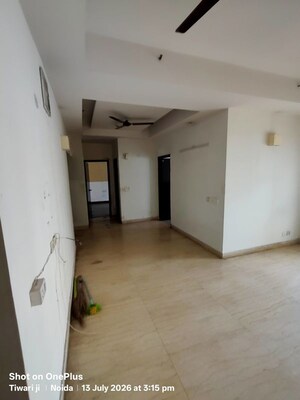 Dining area in 2.5 BHK Apartment at Mahagun Moderne, Sector 78 – for Rent
