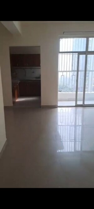 Room in 2 BHK Apartment at Proview Officer City, Raj Nagar Extension – for Rent
