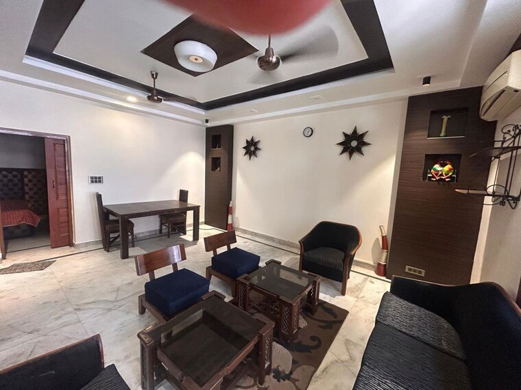 Team Area, lajpat nagar ii 2 Bedroom 150 Sq.Yd. Builder Floor In Lajpat Nagar ii Delhi 10695044
