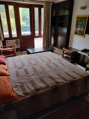 Bedroom in 3 BHK Builder Floor at Jor Bagh – for Rent