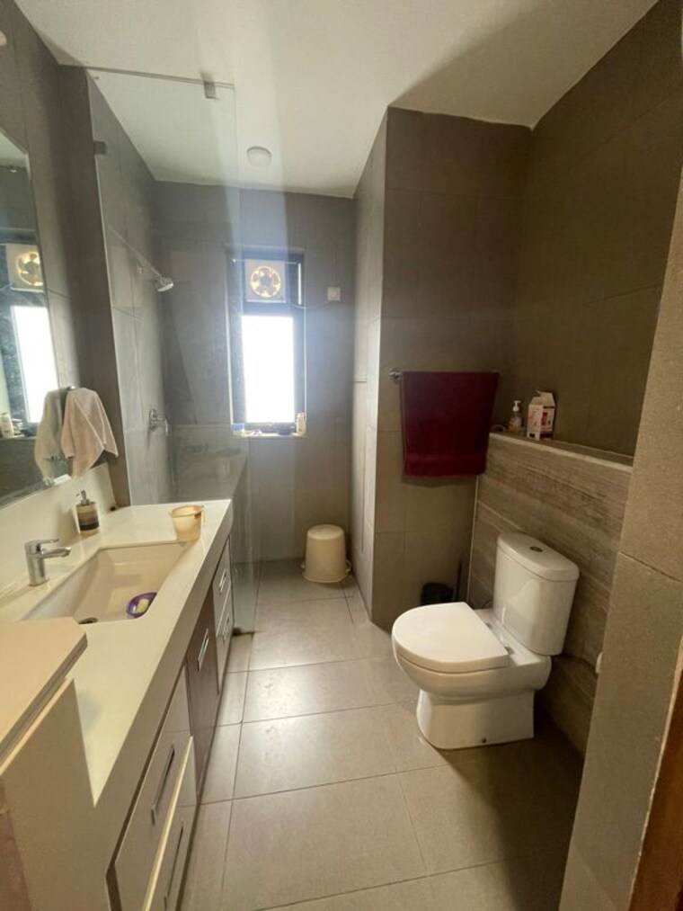 Bathroom, ireo-skyon 4 Bedroom 2791 Sq.Ft. Apartment In Sector 60 Gurgaon 10695051