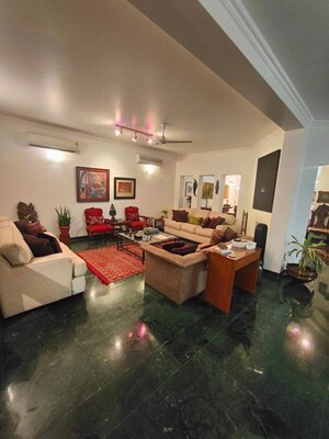 Living Room in 4 BHK Villa at Safdarjung Enclave – for Sale