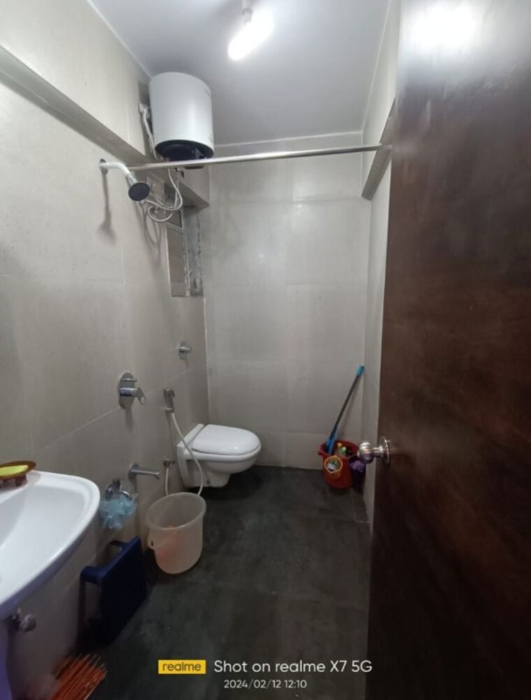 Bathroom, cosmos-habitat 2 Bedroom 650 Sq.Ft. Apartment In Majiwada Thane 10695058