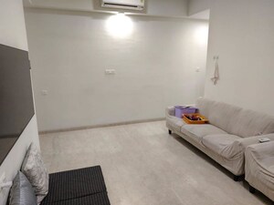 Bedroom in 3 BHK Apartment at Byculla – for Rent