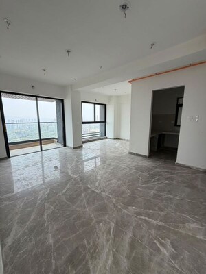 Room in 3 BHK Apartment at Prescon Midtown Bay, Mahim West – for Sale