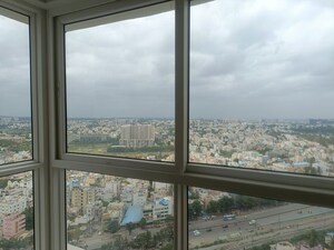 Furnished Amenities in 3.5 BHK Apartment at Prestige Fairfield, Rmv 2nd Stage – for Rent