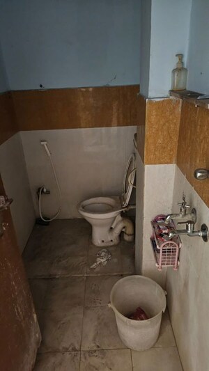 Team Area in 1 BHK Independent House at Aliganj Plaza, Aliganj – for Rent