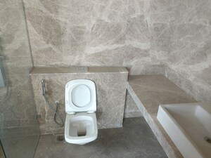 Bathroom in 3.5 BHK Apartment at Prestige Fairfield, Rmv 2nd Stage – for Sale
