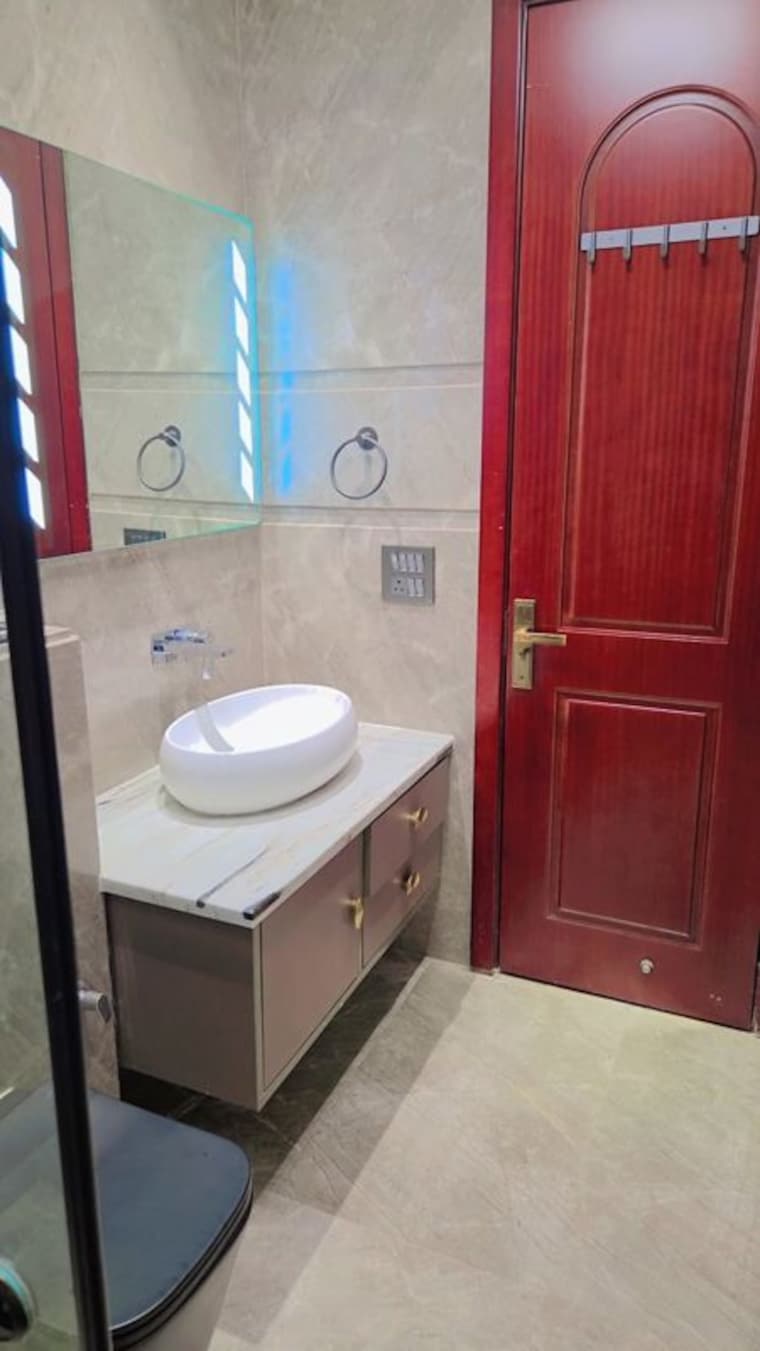 Bathroom, rwa-apartments-sector-47 3 Bedroom 300 Sq.Mt. Independent House In Sector 47 Noida 10695145