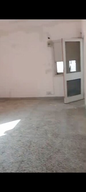 Room in 3 BHK Apartment at RWA Apartments Sector 29, Sector 29 – for Rent