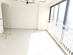Room in 2 BHK Apartment at Dynamix Divum, Malad East – for Rent