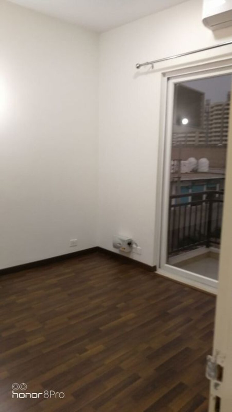 Room, emaar-emerald-floors-premier 4 Bedroom 1975 Sq.Ft. Apartment In Sector 65 Gurgaon 10695144