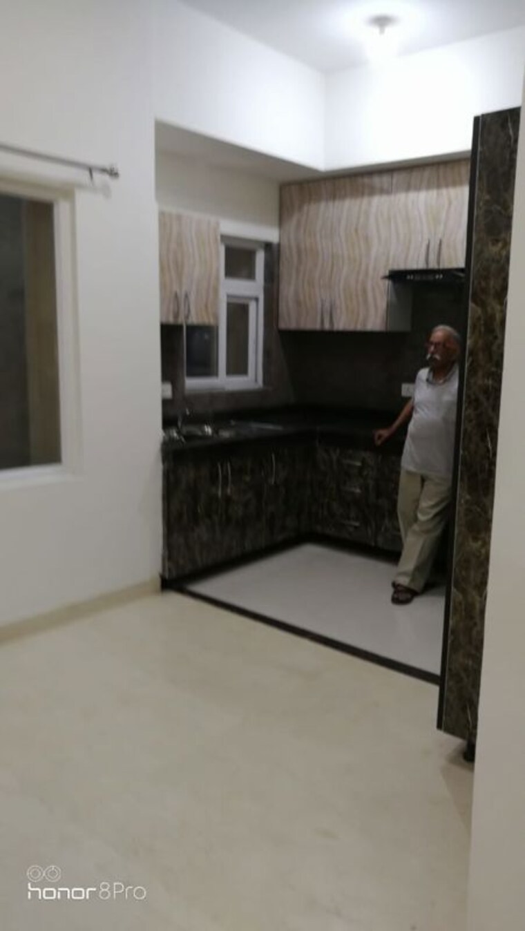 Bathroom, emaar-emerald-floors-premier 4 Bedroom 1975 Sq.Ft. Apartment In Sector 65 Gurgaon 10695144