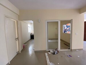 Room in 4 BHK Apartment at Emaar Emerald Floors Premier, Sector 65 – for Rent