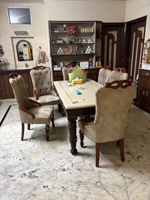 Dining area in 3 BHK Villa at Sector 23 – for Rent