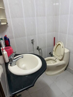 Bathroom in 3 BHK Villa at Sector 23 – for Rent