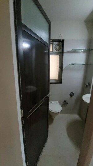 Furnished Amenities in 3 BHK Apartment at Windsor Garden Enclave, Vasant Vihar – for Sale